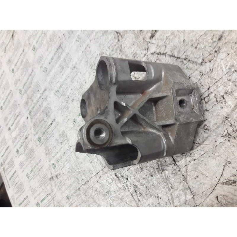 Recambio de soporte motor derecho para nissan nv 200 (m20) kasten comfort referencia OEM IAM 038120  