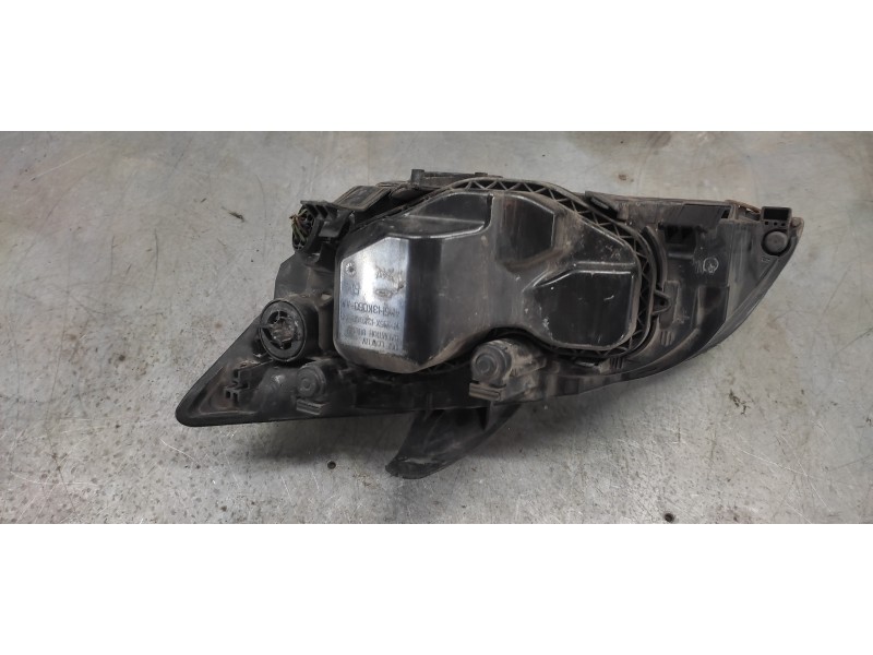 Recambio de faro derecho para ford focus berlina (cap) 1.6 tdci cat referencia OEM IAM   