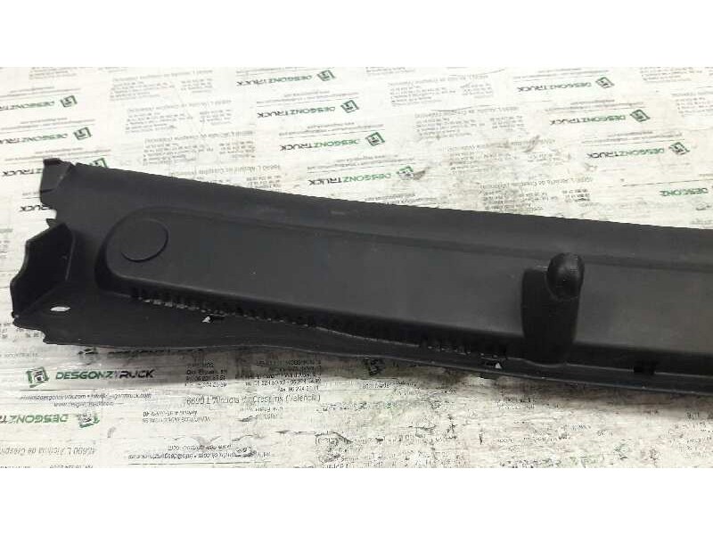 Recambio de torpedo para opel vivaro combi 2.7t corto referencia OEM IAM 8200020540  