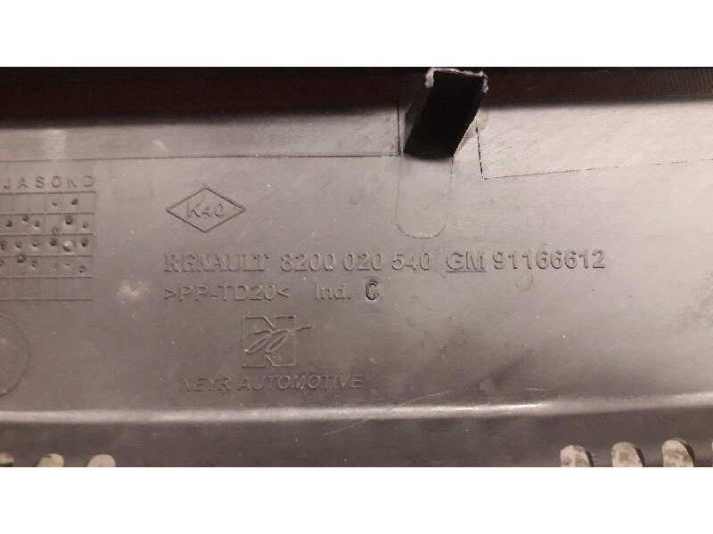 Recambio de torpedo para opel vivaro combi 2.7t corto referencia OEM IAM 8200020540  