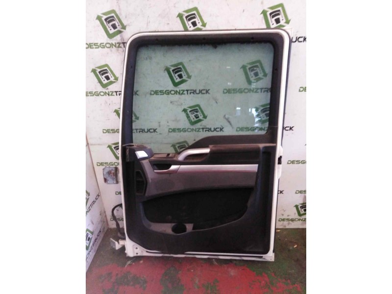 Recambio de puerta delantera derecha para man tgx 18.xxx fg / 4x2 bl xl referencia OEM IAM   