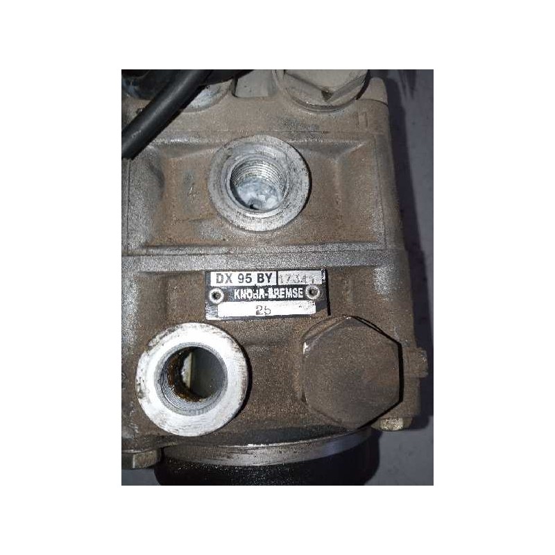Recambio de valvula aire para iveco eurocargo tector 5.9 diesel referencia OEM IAM 500385203 DX95BY VALVULA TRANSMISOR DE FRENO