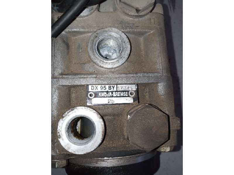 Recambio de valvula aire para iveco eurocargo tector 5.9 diesel referencia OEM IAM 500385203 DX95BY VALVULA TRANSMISOR DE FRENO