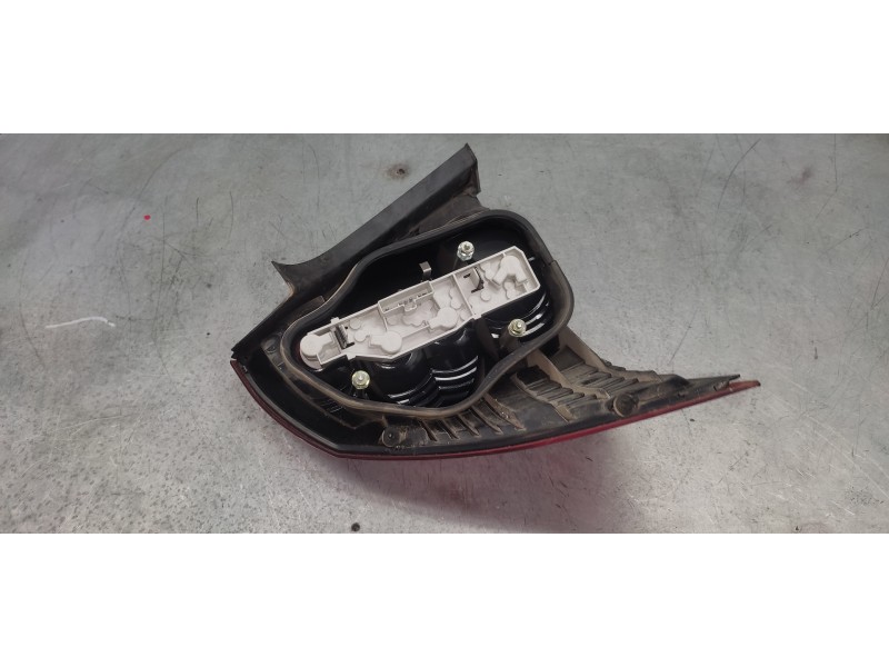 Recambio de piloto trasero derecho para ford focus berlina (cap) 1.6 tdci cat referencia OEM IAM   