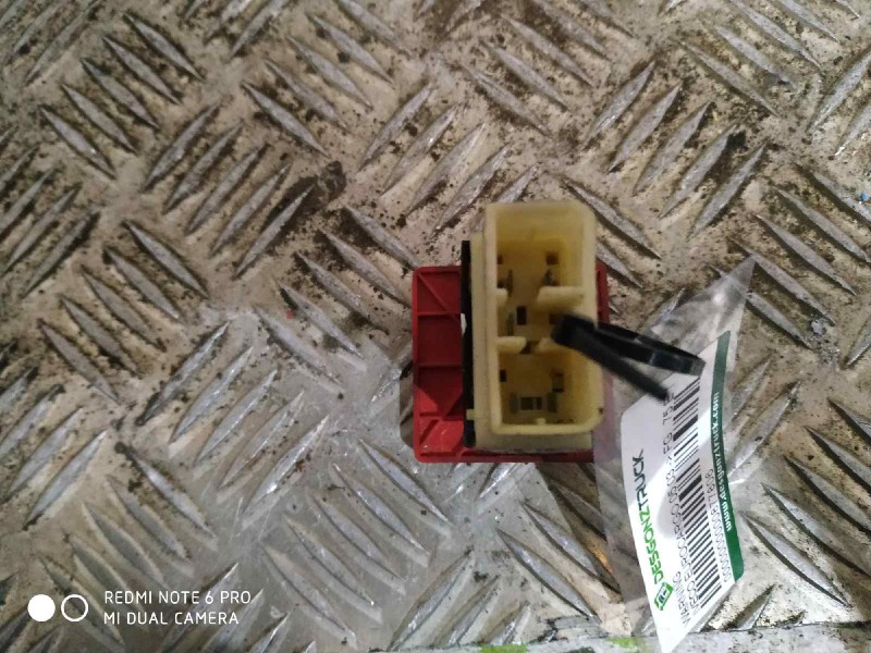 Recambio de warning para iveco eurocargo 05.03  fg 75 e tráfico urbano referencia OEM IAM   