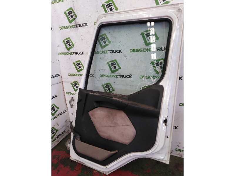 Recambio de puerta delantera derecha para renault premium lander 10.8 diesel referencia OEM IAM   