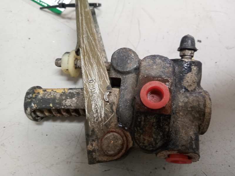 Recambio de repartidor de freno para nissan trade referencia OEM IAM 066055710  