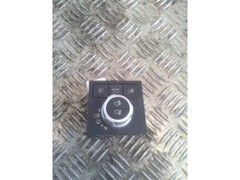 Recambio de mando luces para renault serie t fg 4x2 cabina high-sleeper referencia OEM IAM 21995040  