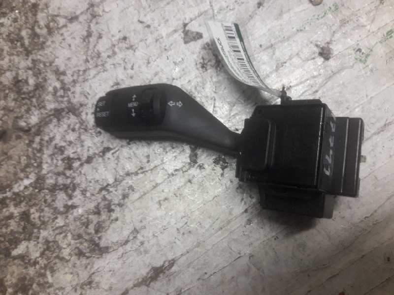 Recambio de mando intermitentes para ford focus berlina (cap) ambiente (d) referencia OEM IAM 4M5113335BD 8 PINS 