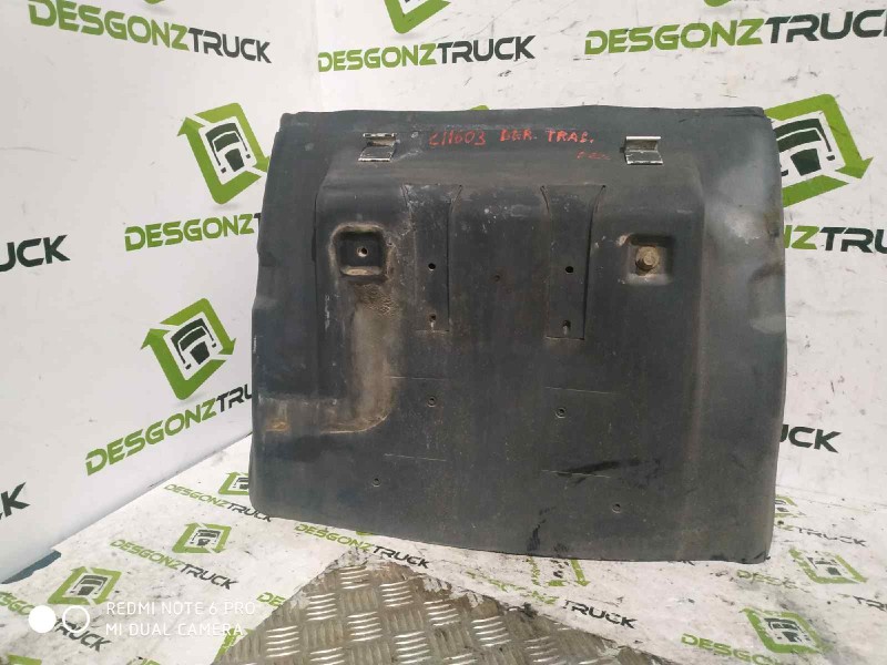 Recambio de guardabarros trasero derecho para volvo fh 12 2002  12.1 diesel (d12d420) referencia OEM IAM DELANTERO  