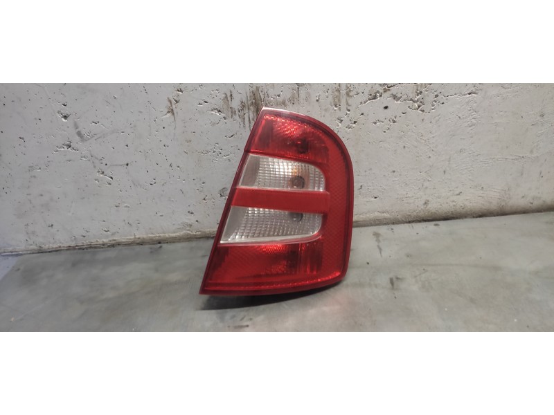 Recambio de piloto trasero derecho para skoda fabia (6y2/6y3) attractive referencia OEM IAM   6 PINS