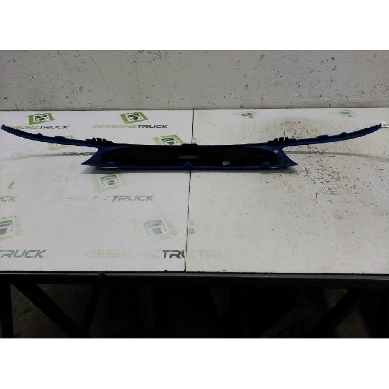 Recambio de rejilla delantera central para seat cordoba berlina (6k2) dream (1997) referencia OEM IAM 6K0854643  