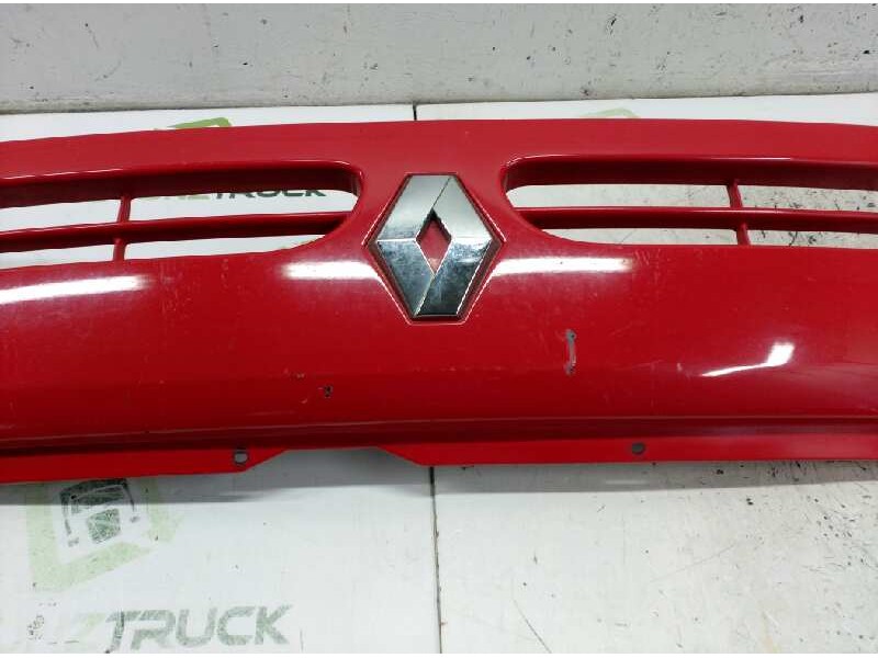 Recambio de rejilla delantera central para renault master desde ´98 referencia OEM IAM 7700352125  