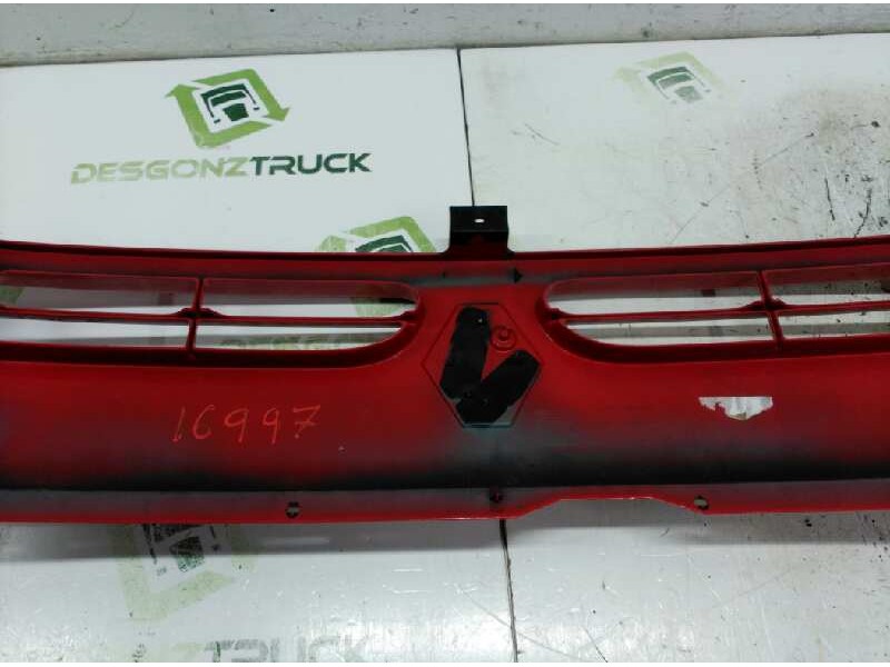 Recambio de rejilla delantera central para renault master desde ´98 referencia OEM IAM 7700352125  
