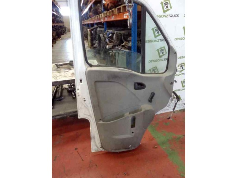 Recambio de puerta delantera derecha para renault mascott fg 130. 35/55/65 cabina individual referencia OEM IAM   