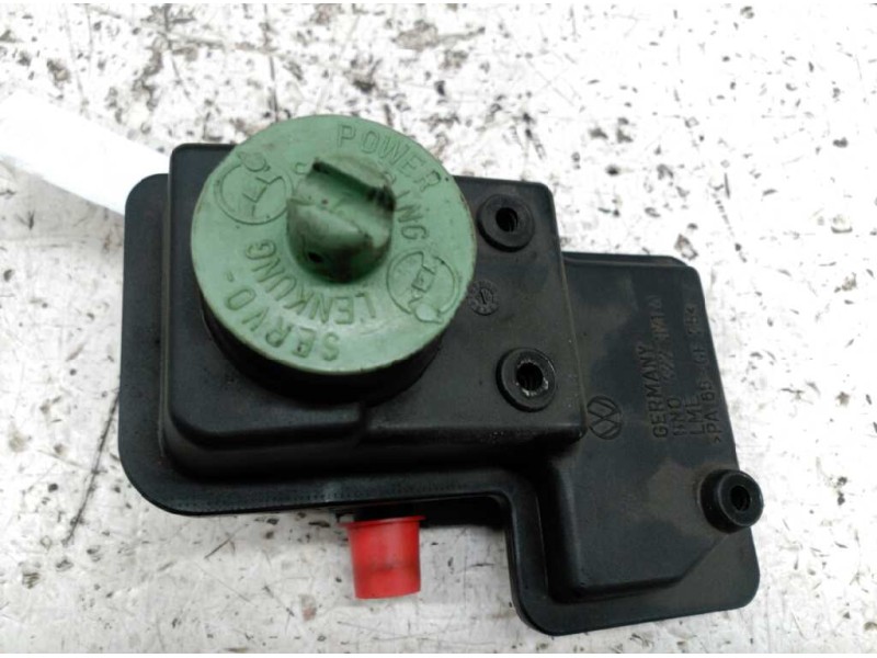 Recambio de deposito de direccion para volkswagen polo berlina (6n1) air referencia OEM IAM 6N0422371A  