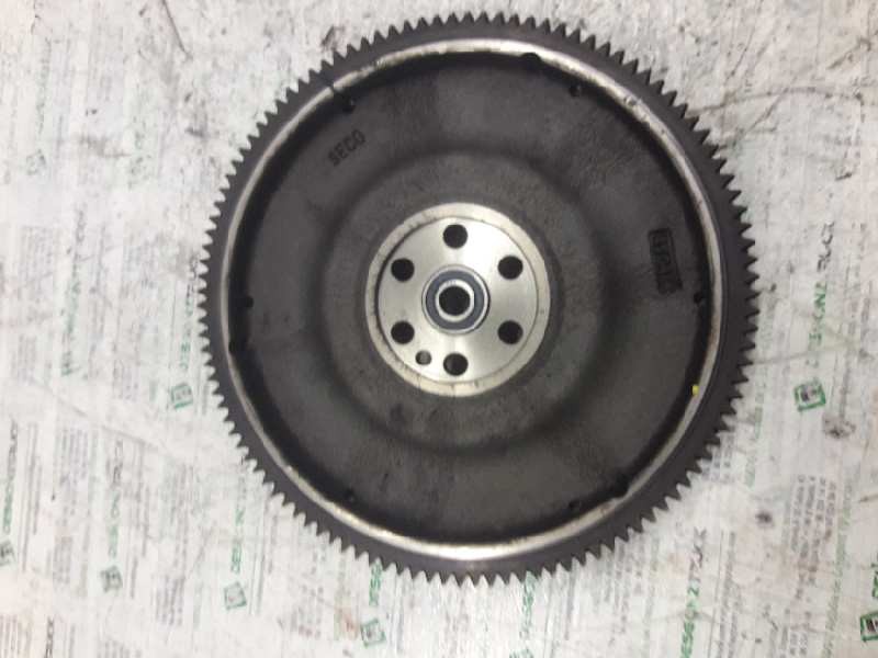 Recambio de volante motor para kia rio ipanema berlina referencia OEM IAM 4F04DE  