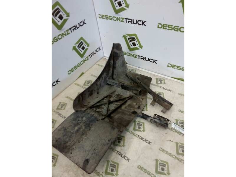 Recambio de guardabarros eje delantero derecho para nissan cabstar 01.04  cabina simple cabina individual referencia OEM IAM   