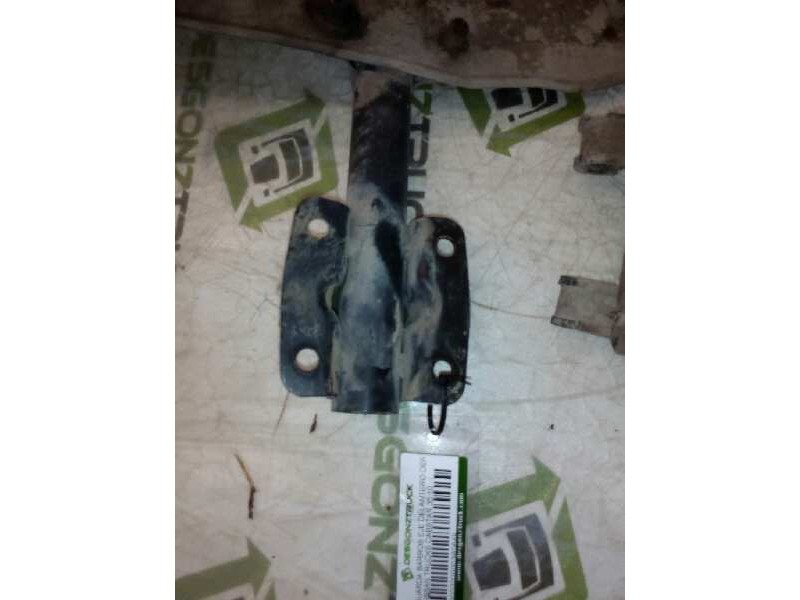 Recambio de guardabarros eje delantero derecho para nissan cabstar 01.04  cabina simple cabina individual referencia OEM IAM   