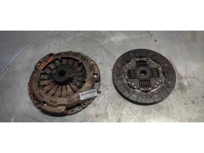 Recambio de kit embrague para ford fiesta berl./courier courier familiar referencia OEM IAM   