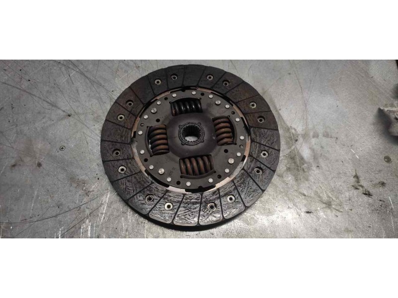 Recambio de kit embrague para ford fiesta berl./courier courier familiar referencia OEM IAM   