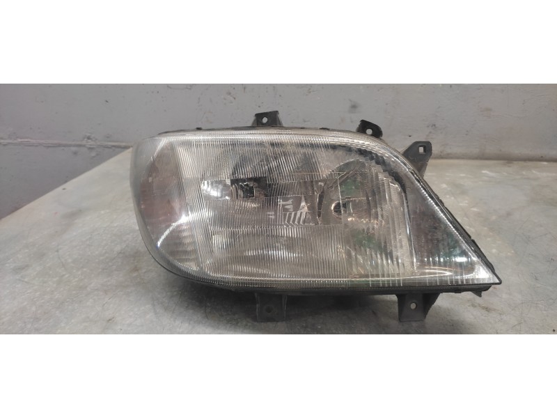 Recambio de faro derecho para mercedes-benz sprinter (w901,w903) combi 2.3 cat referencia OEM IAM A9018201561  