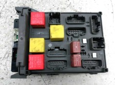 Recambio de caja reles / fusibles para renault vel satis (bj0) expression referencia OEM IAM 8200283817  