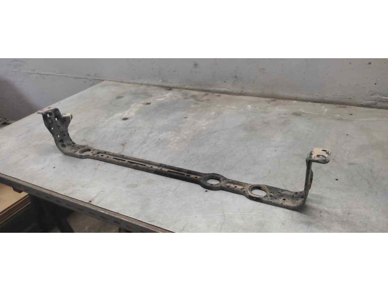 Recambio de travesaño inferior para ford focus turnier (cak) referencia OEM IAM   