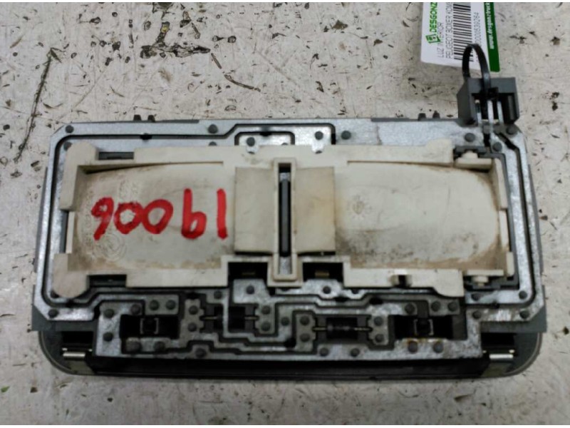 Recambio de luz interior para peugeot boxer kombi (rs3000)(333) hdi luxus (330) referencia OEM IAM 0884900  