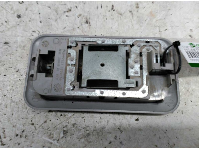 Recambio de luz interior para peugeot boxer kombi (rs3000)(333) hdi luxus (330) referencia OEM IAM 0884900  