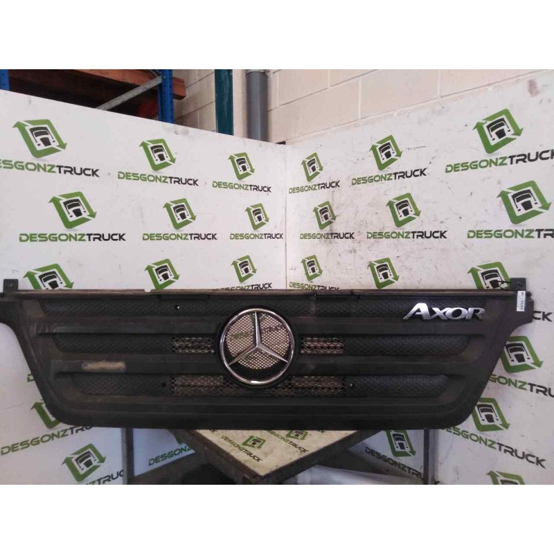 Recambio de rejilla delantera central para mercedes-benz axor 2-ejes 18 ton 2004 referencia OEM IAM A9448880023  