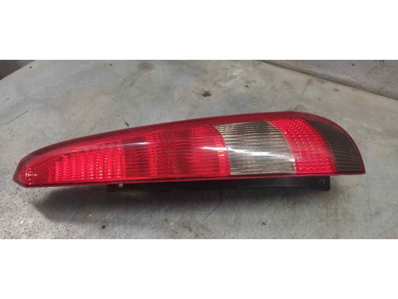 Recambio de piloto trasero derecho para ford fiesta (cbk) ambiente referencia OEM IAM   