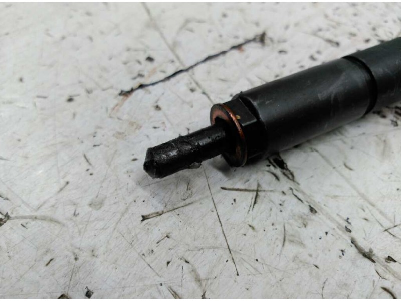 Recambio de inyector para nissan almera tino (v10m) acenta referencia OEM IAM 28930BU100  