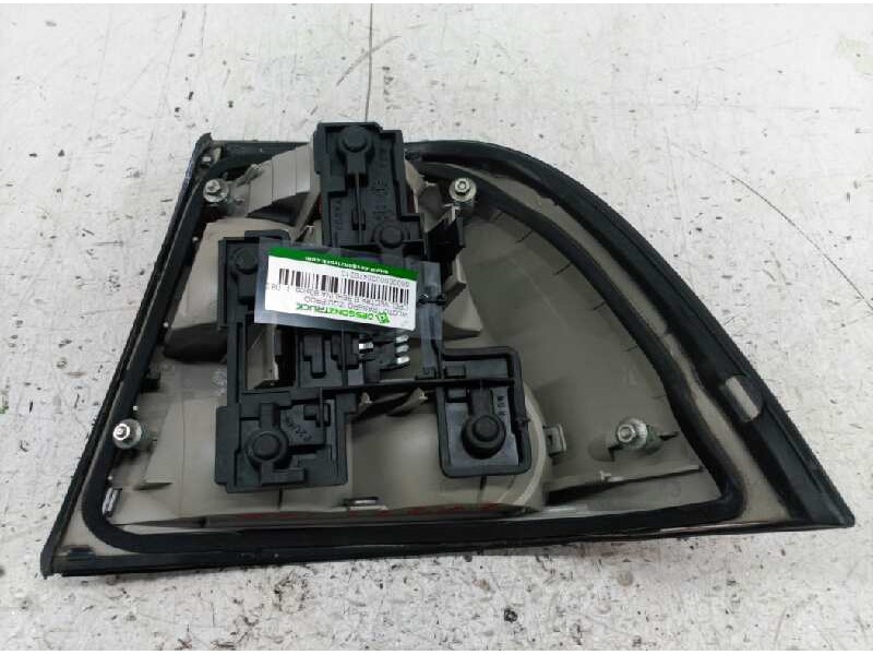 Recambio de piloto trasero izquierdo para opel vectra b berlina básico referencia OEM IAM   