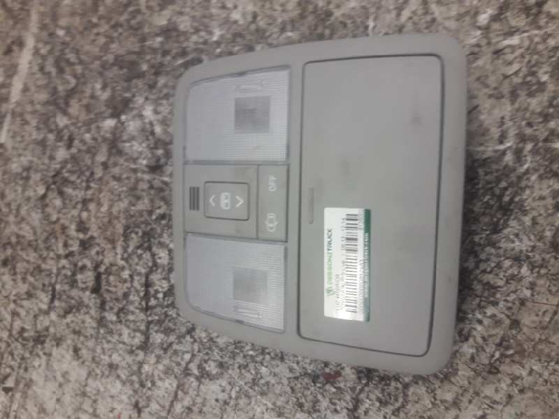 Recambio de luz interior para toyota auris live referencia OEM IAM 8126002500AF 2JM01103401 