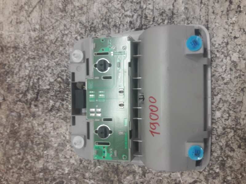 Recambio de luz interior para toyota auris live referencia OEM IAM 8126002500AF 2JM01103401 