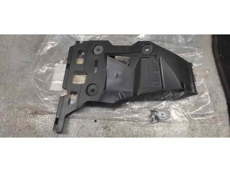 Recambio de soportes paragolpes para mercedes-benz clase c (w203) berlina 1.8 cat referencia OEM IAM A2038851114  