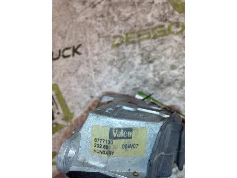 Recambio de mando intermitentes para volvo trucks fs 7 fs 720 es (220cv) referencia OEM IAM 6777130 202691 