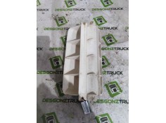Recambio de deflector derecho para renault trucks dg 260.20 referencia OEM IAM    2