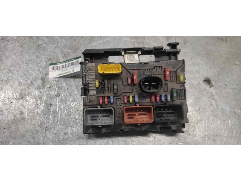 Recambio de caja reles / fusibles para peugeot 307 break / sw (s1) sw pack referencia OEM IAM 96506644180  