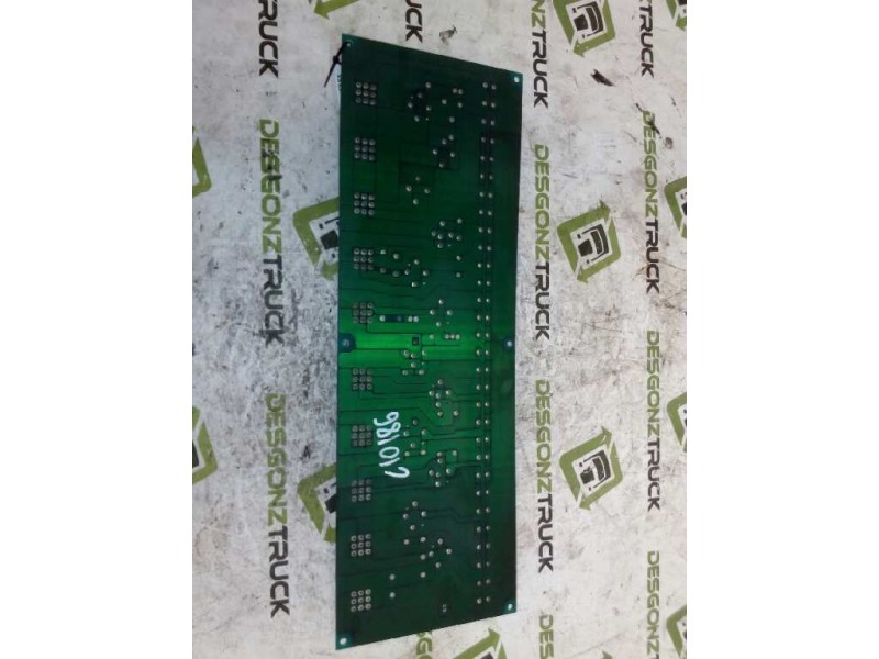 Recambio de caja reles / fusibles para volvo trucks fs 7 fs 720 es (220cv) referencia OEM IAM 3120076  