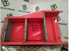 Recambio de peldaño izquierdo para renault magnum ab 2005 cabina adel.tractor semirr. 4x2 4xx.18 gran espacio referencia OEM IAM