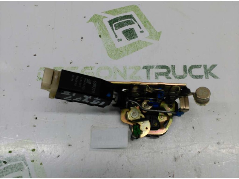 Recambio de cerradura puerta trasera izquierda para opel astra f berlina básico referencia OEM IAM 134188  