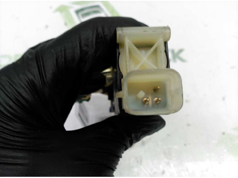 Recambio de cerradura puerta trasera izquierda para opel astra f berlina básico referencia OEM IAM 134188  