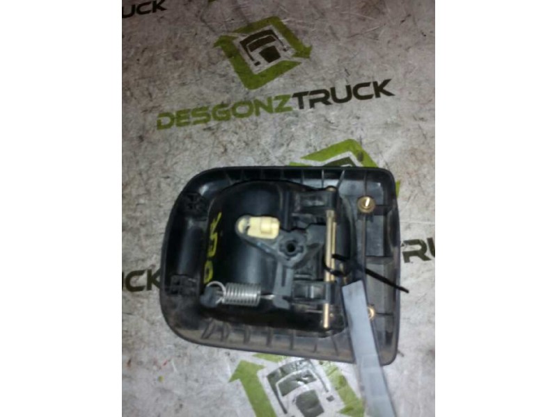 Recambio de maneta exterior delantera derecha para renault trucks mascott 160 dxi referencia OEM IAM 7700352489  