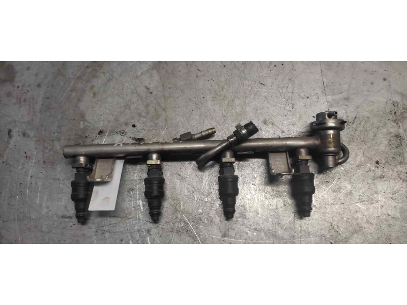 Recambio de rampa inyectora para audi a4 berlina (b5) 1.8 20v referencia OEM IAM 058133681  