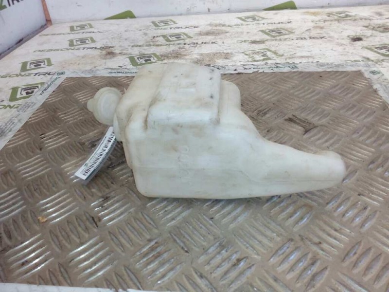 Recambio de deposito limpia para nissan trade 100 caja cerrada, techo elevado referencia OEM IAM   