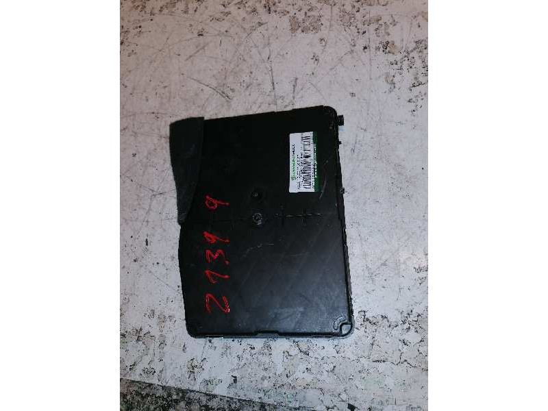 Recambio de caja reles / fusibles para renault megane ii berlina 5p business referencia OEM IAM 8200292067 8200233451A 