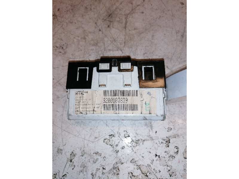 Recambio de pantalla multifuncion para renault megane ii berlina 5p business referencia OEM IAM 8200107839 216676711 