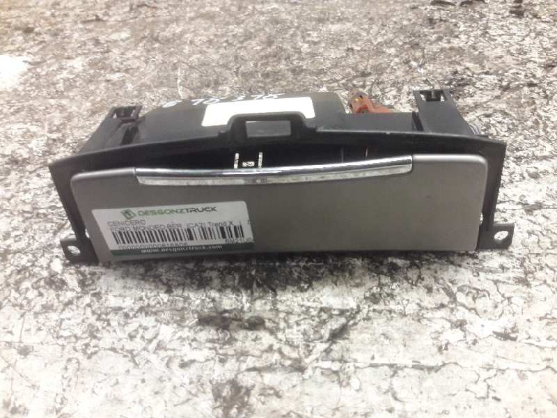 Recambio de cenicero para ford mondeo ber. (ca2) trend x referencia OEM IAM 6M21U04788AE 6M21U04788A 